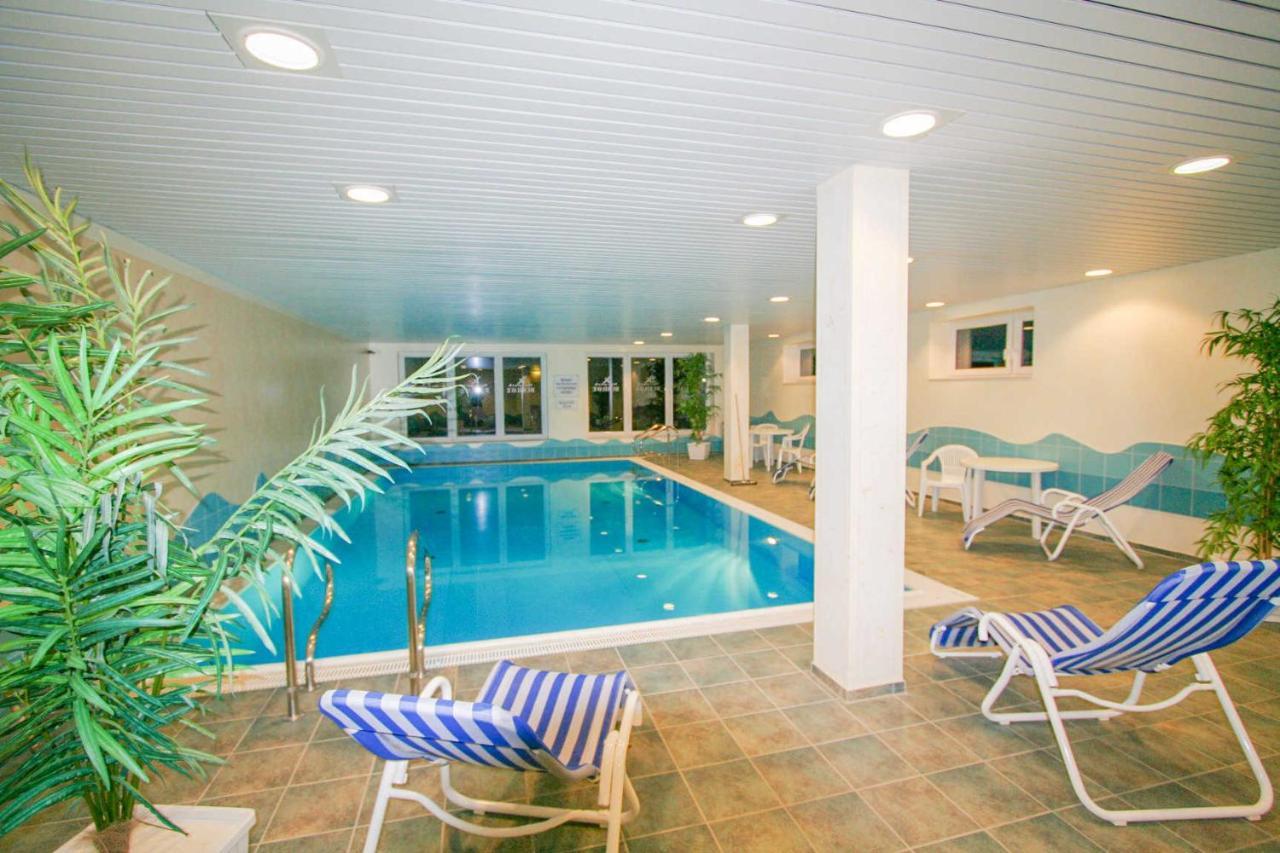 Seepark Burhave_ Hotel Бутадинген Екстериор снимка