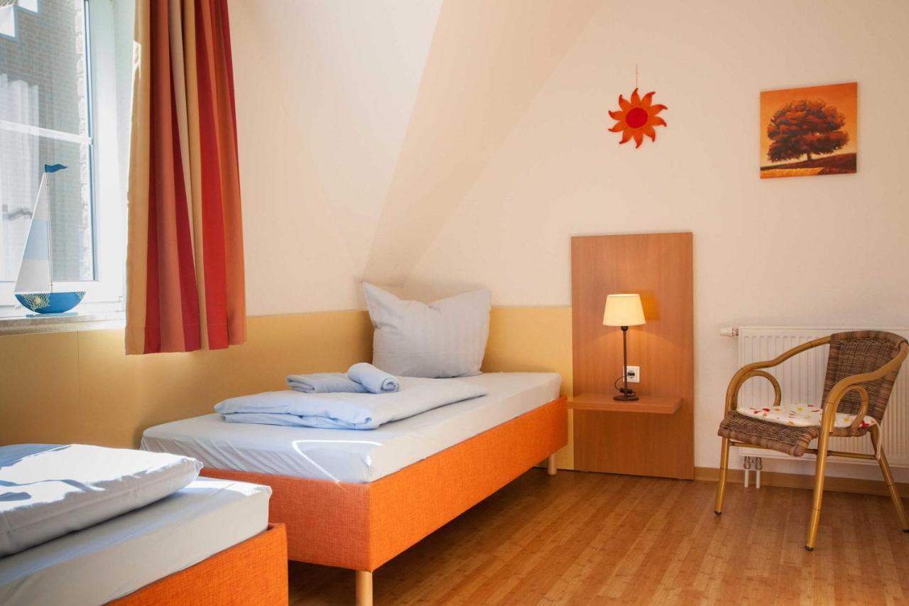 Seepark Burhave_ Hotel Бутадинген Екстериор снимка