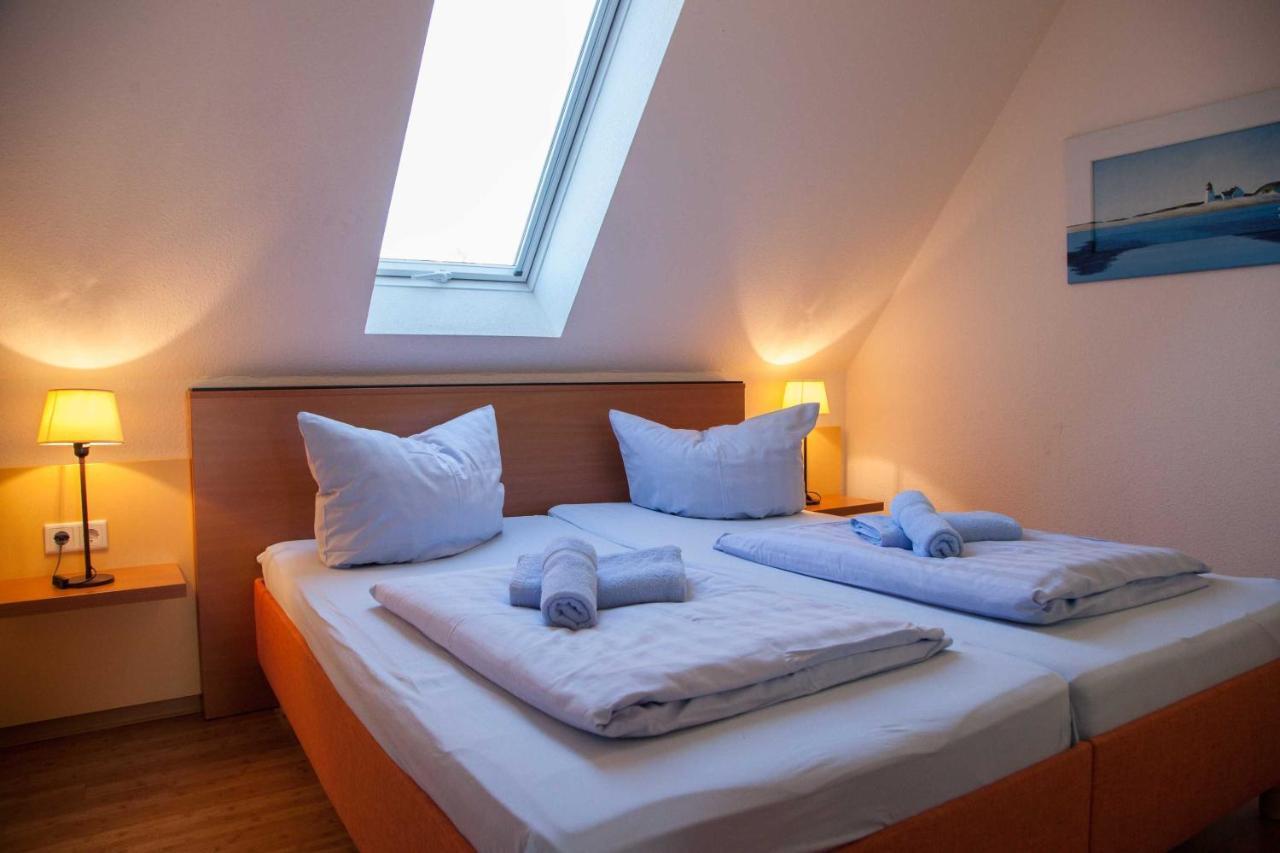 Seepark Burhave_ Hotel Бутадинген Екстериор снимка