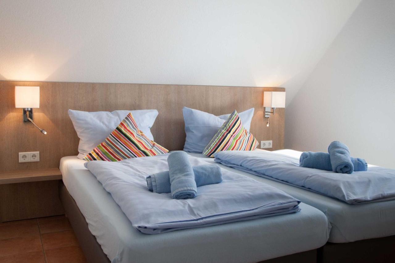 Seepark Burhave_ Hotel Бутадинген Екстериор снимка