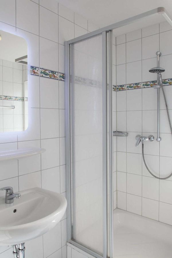 Seepark Burhave_ Hotel Бутадинген Екстериор снимка